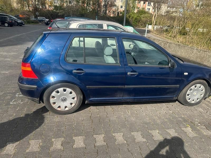 Gebraucht VW Golf IV 75 PS (55 kW) 2000 Blau Limousine