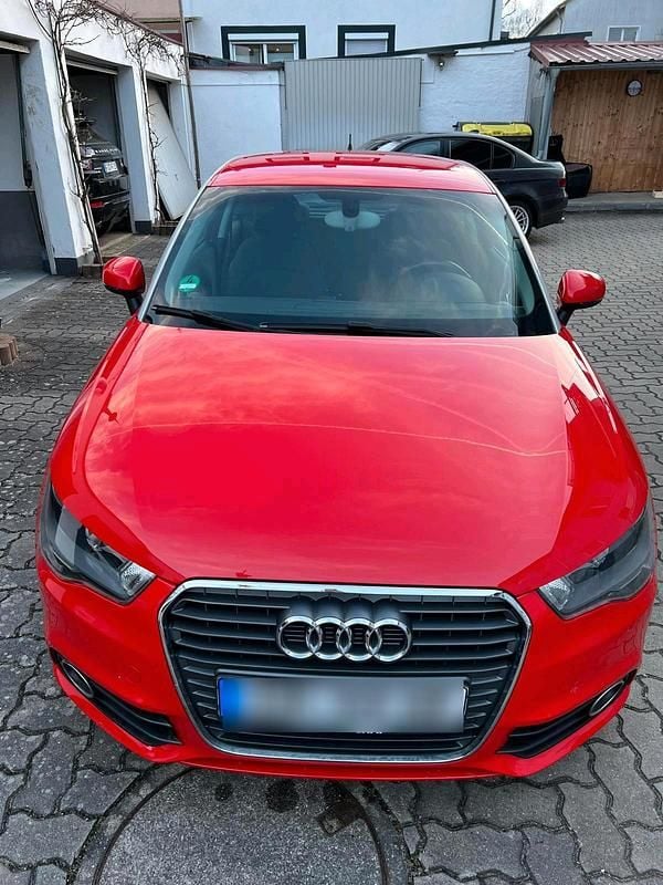Gebraucht Audi A1 85 PS (62 kW) 2010 Rot Kleinwagen