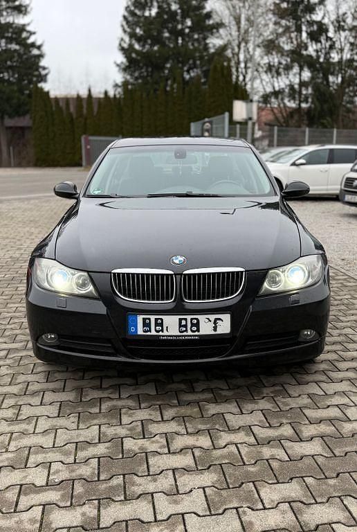 Schwarz Gebraucht 2008 BMW 325 Advantage Limousine | 4.900 € (Etwas zu teuer) - Bild 1/4