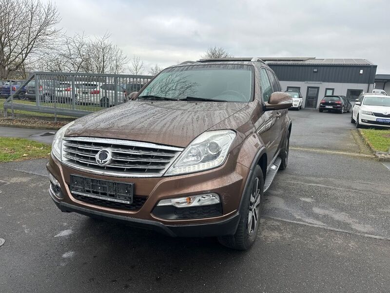 Gold Gebraucht 2015 Ssangyong Rexton Sapphire SUV | 8.999 € (Fairer Preis) - Bild 1/4