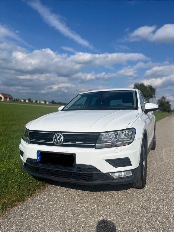 Weiß Gebraucht 2016 VW Tiguan Comfortline SUV | 14.800 € (Fairer Preis) - Bild 1/4