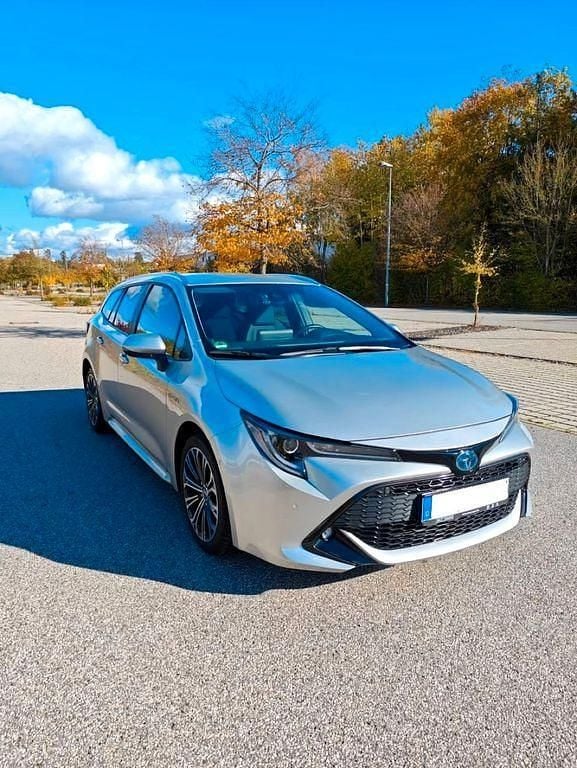 Gebraucht Toyota Corolla Club 179 PS (131 kW) 2019 Silber Kombi