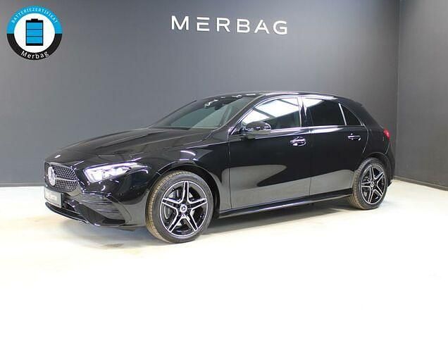 Gebraucht Mercedes A250 Advanced 163 PS (119 kW) 2023 Metalliclack kosmosschwarz Limousine