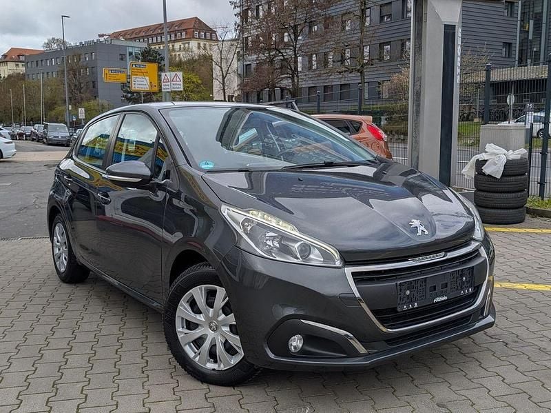 Gebraucht Peugeot 208 Active 82 PS (60 kW) 2016 Grau Kleinwagen