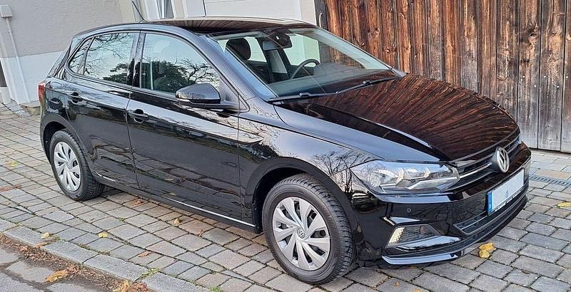 Gebraucht VW Polo Comfortline 65 PS (47 kW) 2019 Schwarz Limousine
