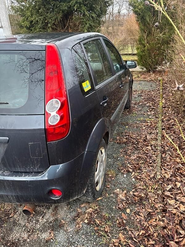 Gebraucht Ford Fiesta 80 PS (58 kW) 2008 Grau Kleinwagen