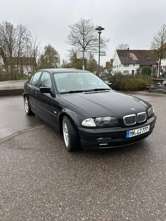 Gebraucht BMW 318 118 PS (86 kW) 2001 Schwarz Limousine