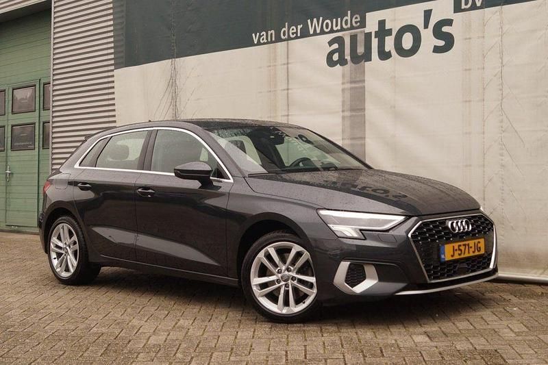 Gebraucht Audi A3 Business 116 PS (85 kW) 2020 Grau Limousine