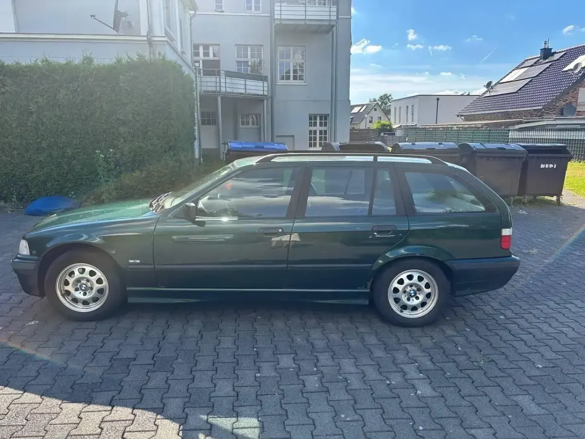 Gebraucht BMW 316 102 PS (75 kW) 1999 Grün Kombi