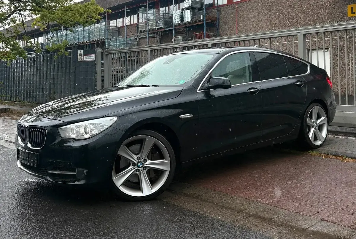 Gebraucht BMW 550 408 PS (300 kW) 2012 Schwarz Limousine