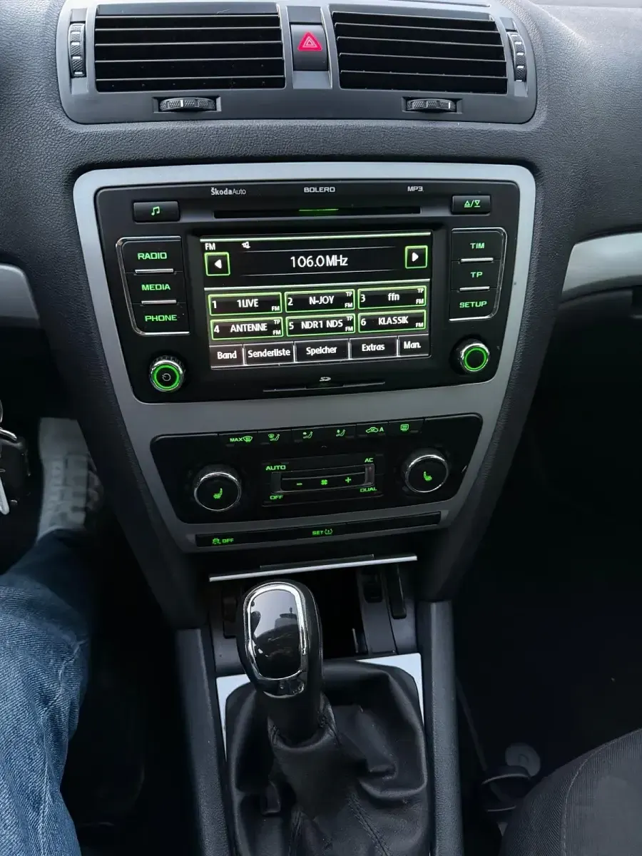 Second-hand Skoda Octavia 152 CP (111 kW) 2012 Argintiu Break