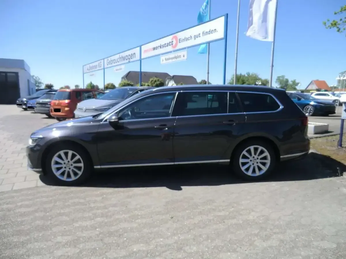 Gebraucht VW Passat Elegance 150 PS (110 kW) 2021 Grau Kombi