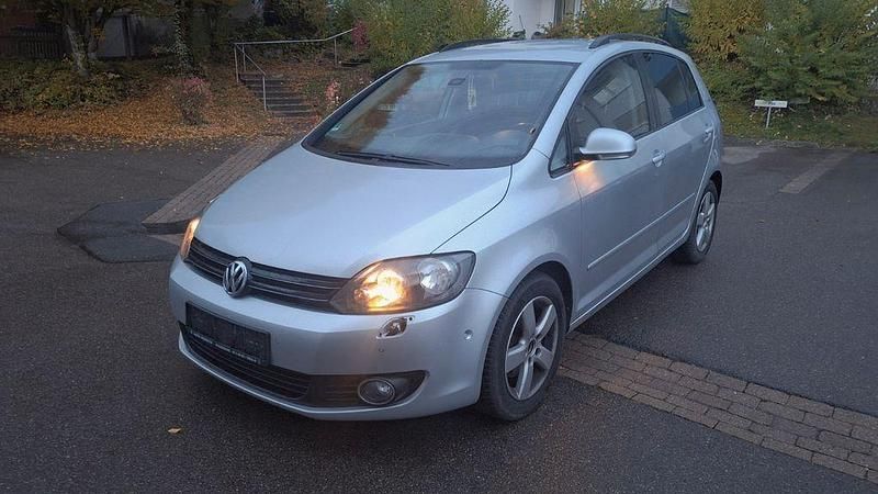 Silber Gebraucht 2010 VW Golf Plus Cross Comfortline Van / Kleinbus | 4.990 € (Fairer Preis) - Bild 1/4