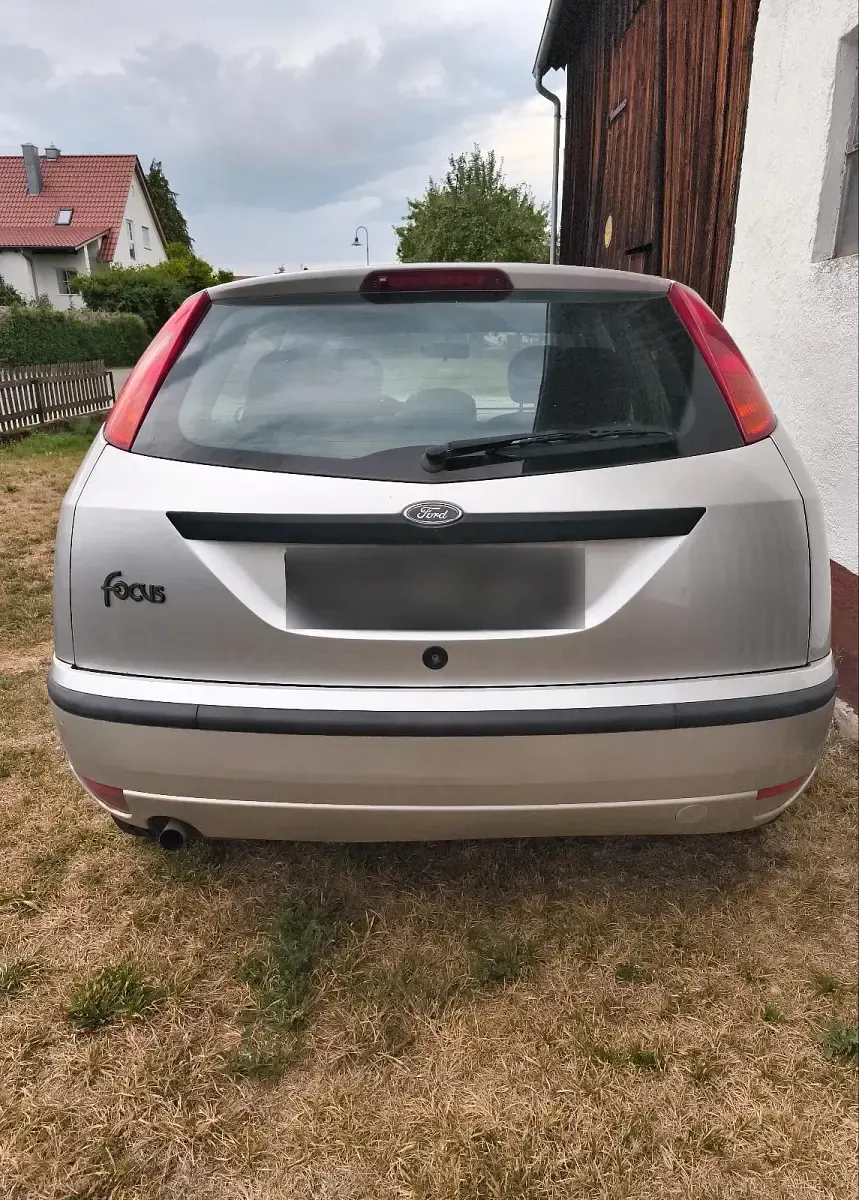 Gebraucht Ford Focus 101 PS (74 kW) 2003 Silber Kleinwagen