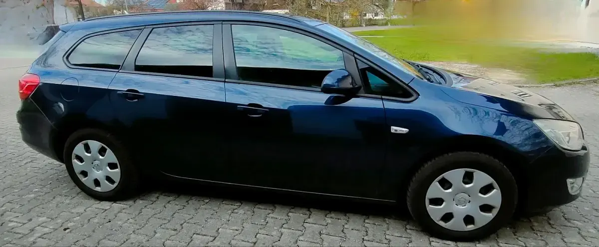 Second-hand Opel Astra 120 CP (88 kW) 2011 Albastru Break