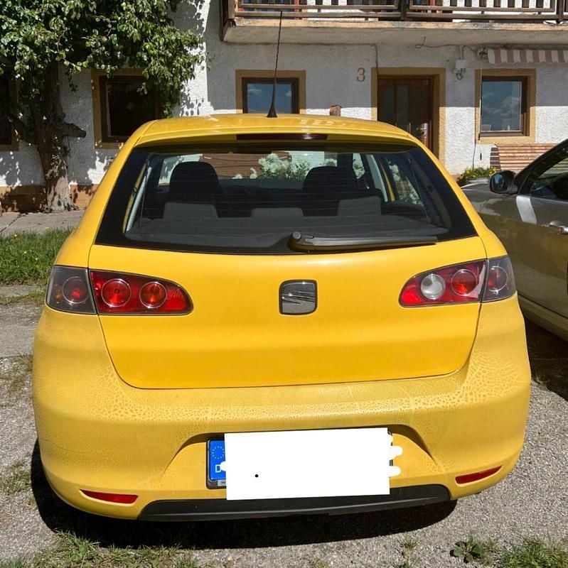 Gelb Gebraucht 2007 Seat Ibiza Reference Limousine | 1.000 € (Fairer Preis) - Bild 1/4