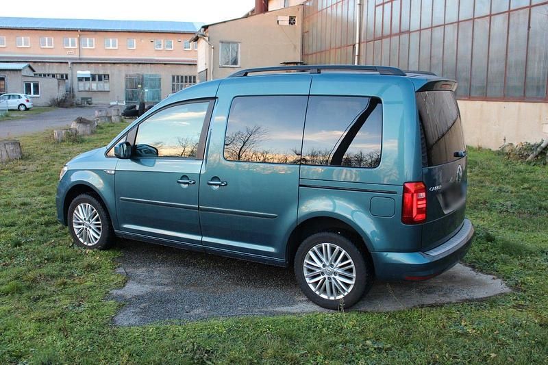 Gebraucht VW Caddy Comfortline 102 PS (75 kW) 2015 Grün Van / Kleinbus