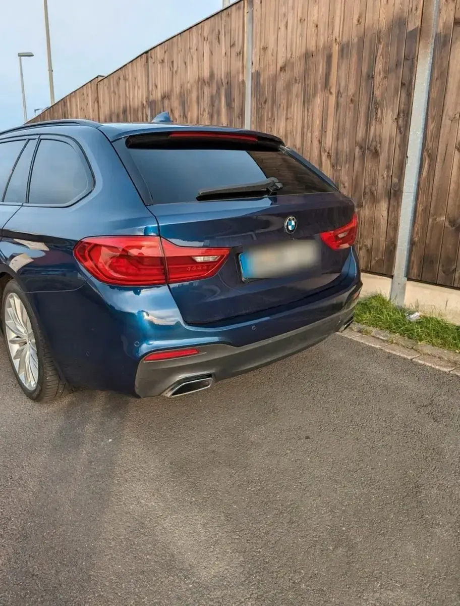 Gebraucht BMW 530 M Sport 265 PS (194 kW) 2019 Blau Kombi