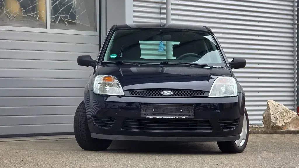 Gebraucht Ford Fiesta Ambiente 69 PS (50 kW) 2005 Schwarz Kleinwagen