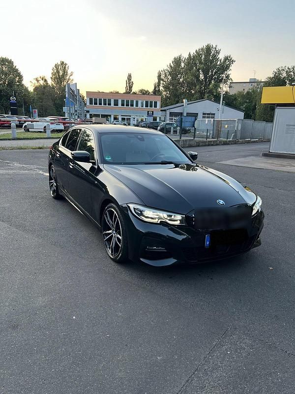 Gebraucht BMW 320 184 PS (135 kW) 2019 Schwarz Limousine