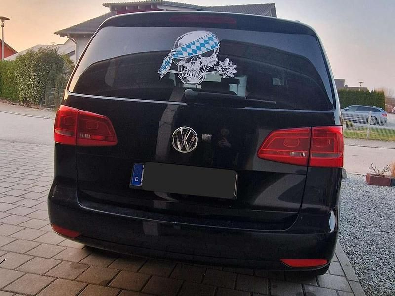 Gebraucht VW Touran Trendline 105 PS (77 kW) 2012 Schwarz Van / Kleinbus