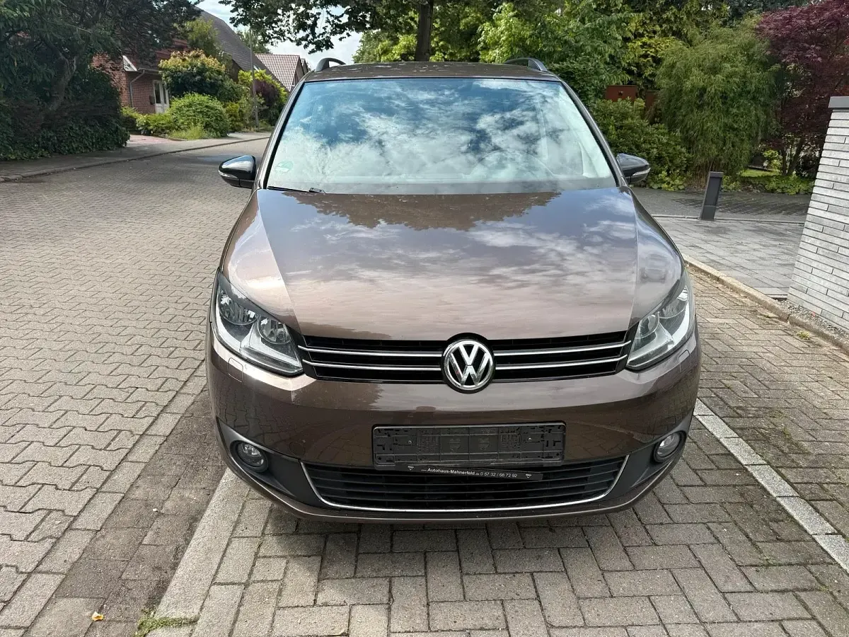 Gebraucht VW Touran Match 140 PS (102 kW) 2012 Braun Van / Kleinbus