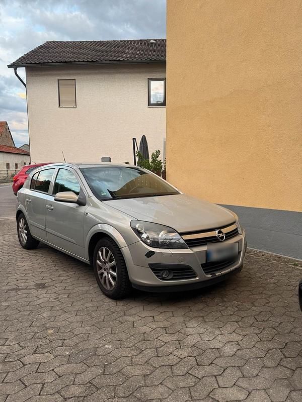 Gebraucht Opel Astra 140 PS (102 kW) 2006 Silber Limousine