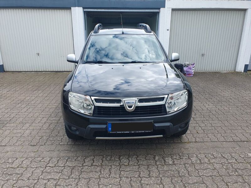 Schwarz Gebraucht 2010 Dacia Duster Prestige SUV | 5.900 € (Fairer Preis) - Bild 1/4