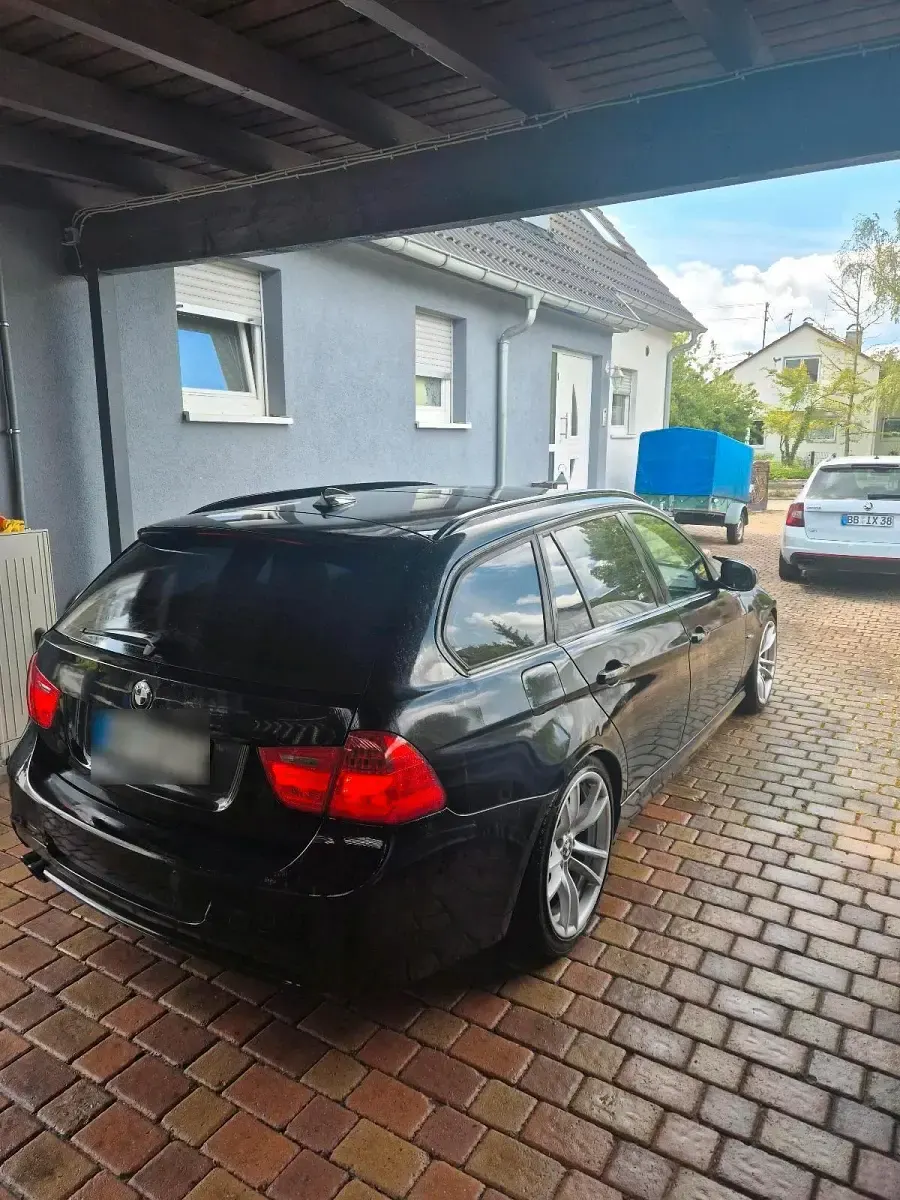 Gebraucht BMW 330 Comfort Edition 340 PS (250 kW) 2011 Schwarz Kombi