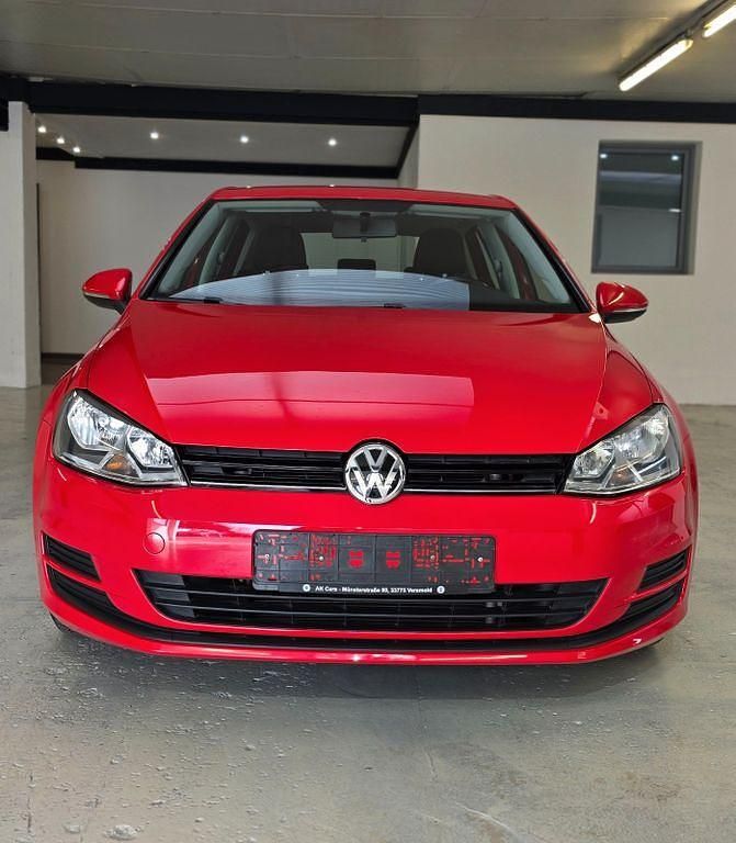 Gebraucht VW Golf VII 86 PS (63 kW) 2017 Rot Limousine