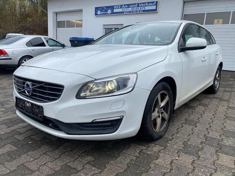 Gebraucht Volvo V60 Business Edition 190 PS (139 kW) 2016 Weiß Kombi