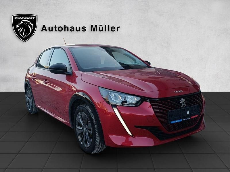 Gebraucht Peugeot e-208 Allure 100 kW (136 PS) 2022 Rot Kleinwagen