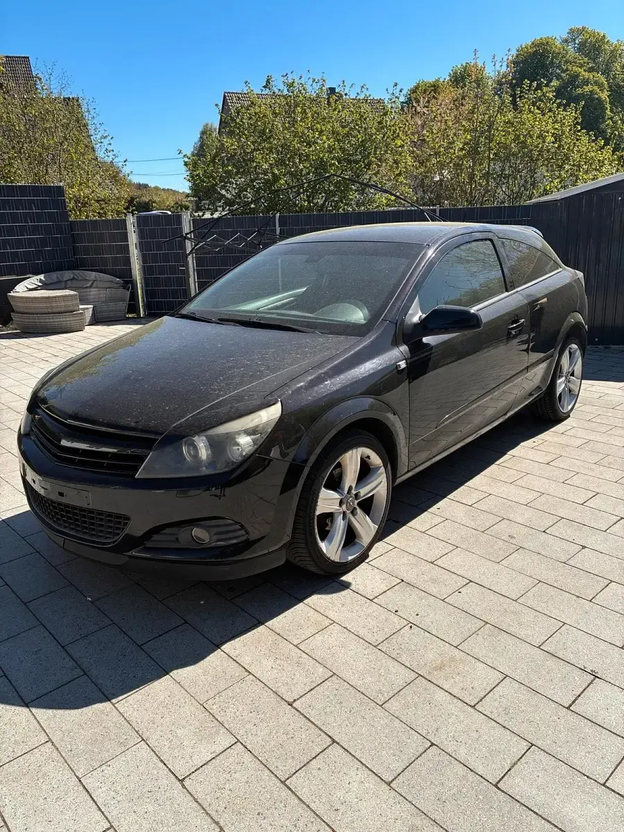 Gebraucht Opel Astra GTC 116 PS (85 kW) 2008 Schwarz Coupé