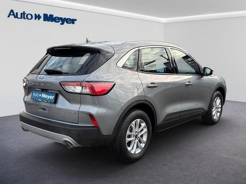 Gebraucht Ford Kuga Titanium 224 PS (164 kW) 2024 Solar silver SUV