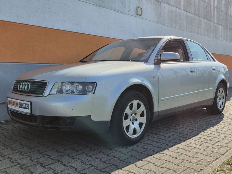Silber Gebraucht 2001 Audi A4 Limousine | 1.990 € (Fairer Preis) - Bild 1/4