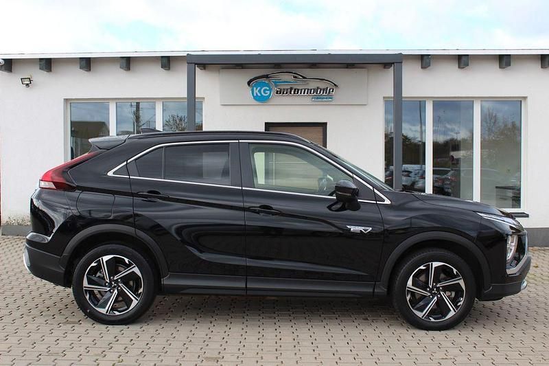Gebraucht Mitsubishi Eclipse Cross Plus 188 PS (138 kW) 2022 Schwarz SUV