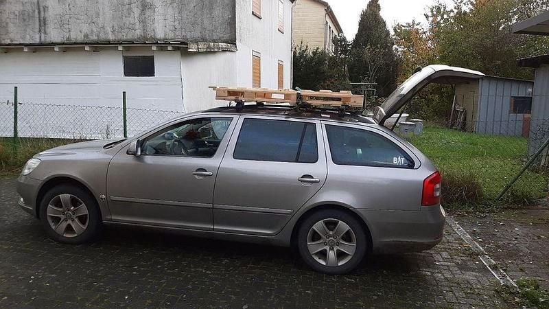 Beige Gebraucht 2012 Skoda Octavia Kombi | 4.800 € (Superpreis) - Bild 1/4