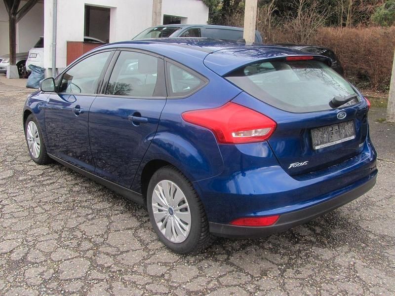 Usata Ford Focus 101 CV (74 kW) 2016 Blu Berlina