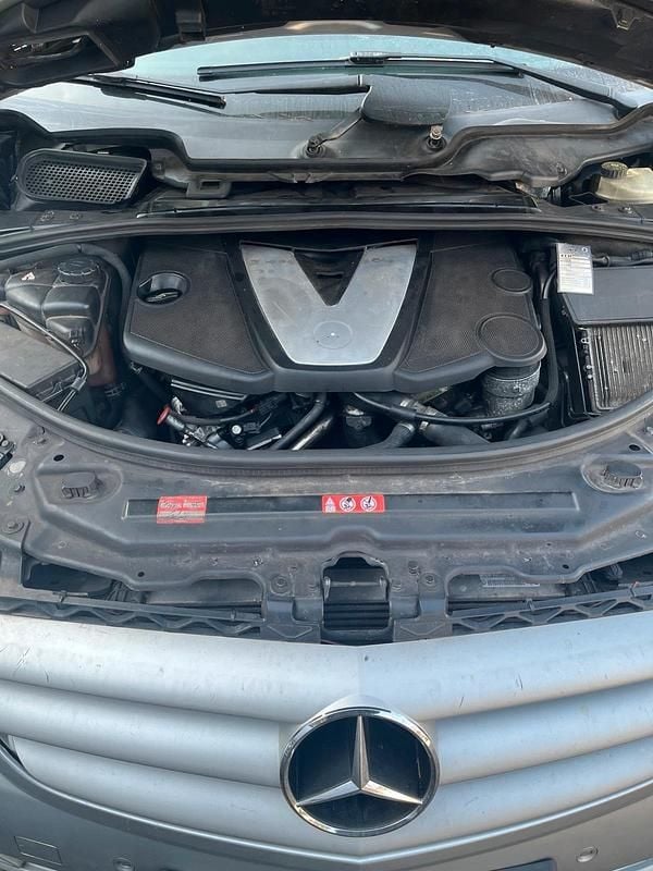 Gebraucht Mercedes R320 224 PS (164 kW) 2007 Silber Van / Kleinbus