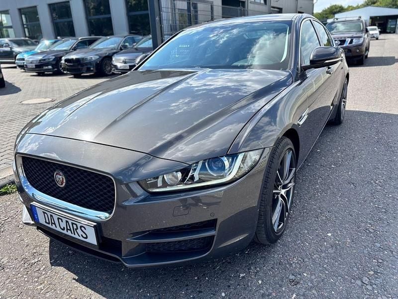 Grau Gebraucht 2016 Jaguar XE Prestige Limousine | 9.900 € (Guter Preis) - Bild 1/4