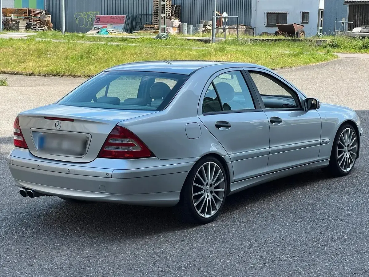 Gebraucht Mercedes C320 218 PS (160 kW) 2005 Grau Limousine