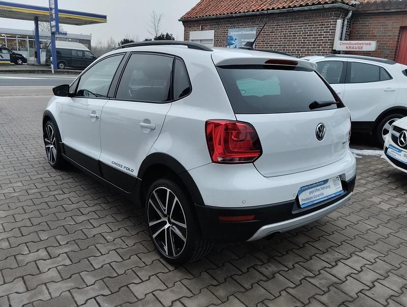 Gebraucht VW Polo Cross 105 PS (77 kW) 2014 Weiß Kleinwagen