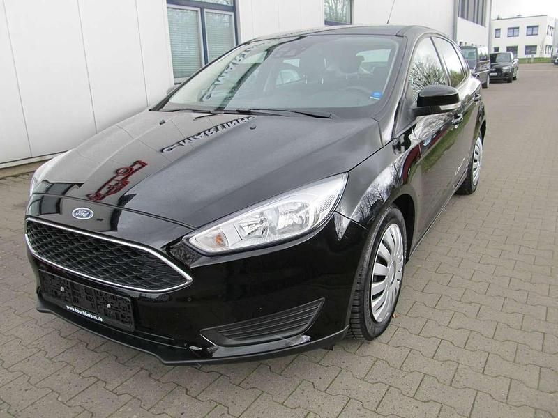 Gebraucht Ford Focus Trend 101 PS (74 kW) 2015 Iridiumschwarz metallic Limousine