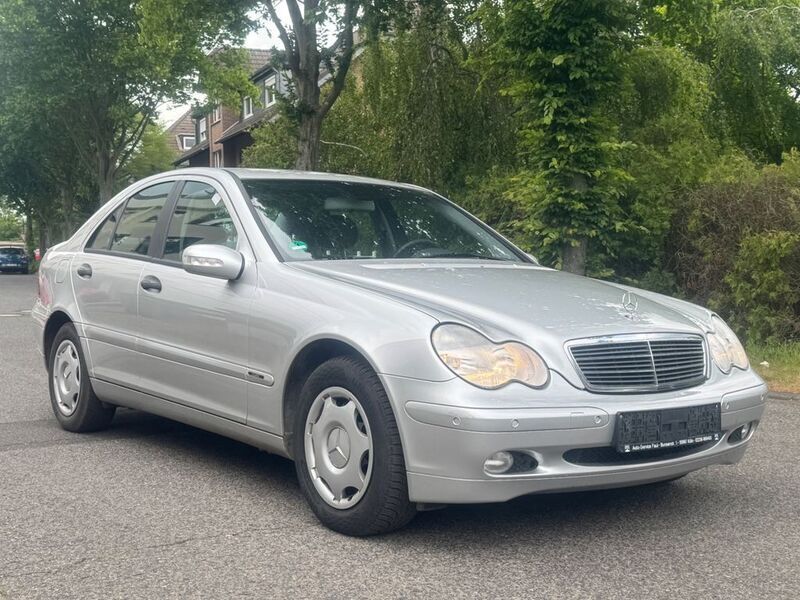 Silber Gebraucht 2002 Mercedes C180 Limousine | 3.900 € (Fairer Preis) - Bild 1/4