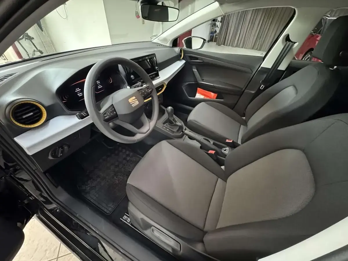 Gebraucht Seat Ibiza Reference 80 PS (58 kW) 2026 Midnightblack metallic Kleinwagen