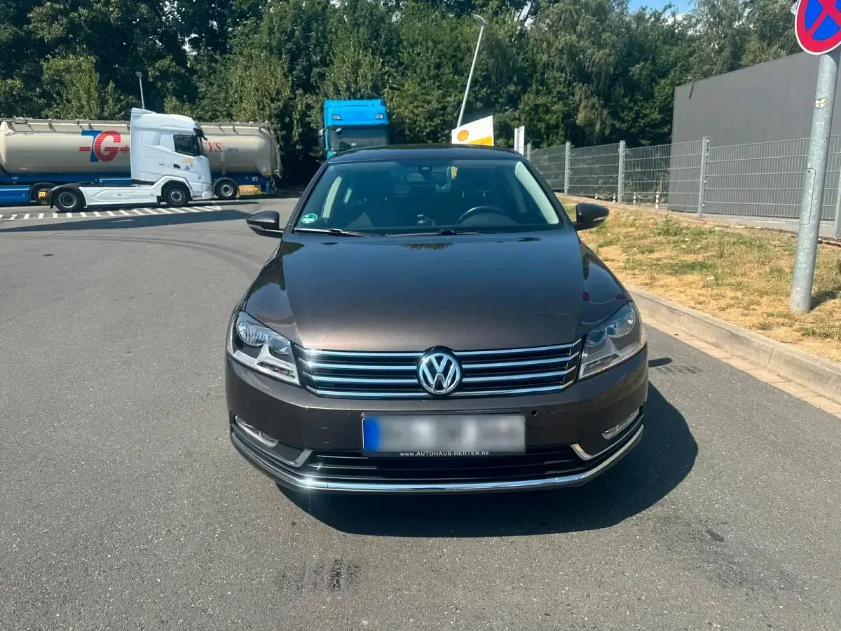 Gebraucht VW Passat 122 PS (89 kW) 2014 Braun Limousine