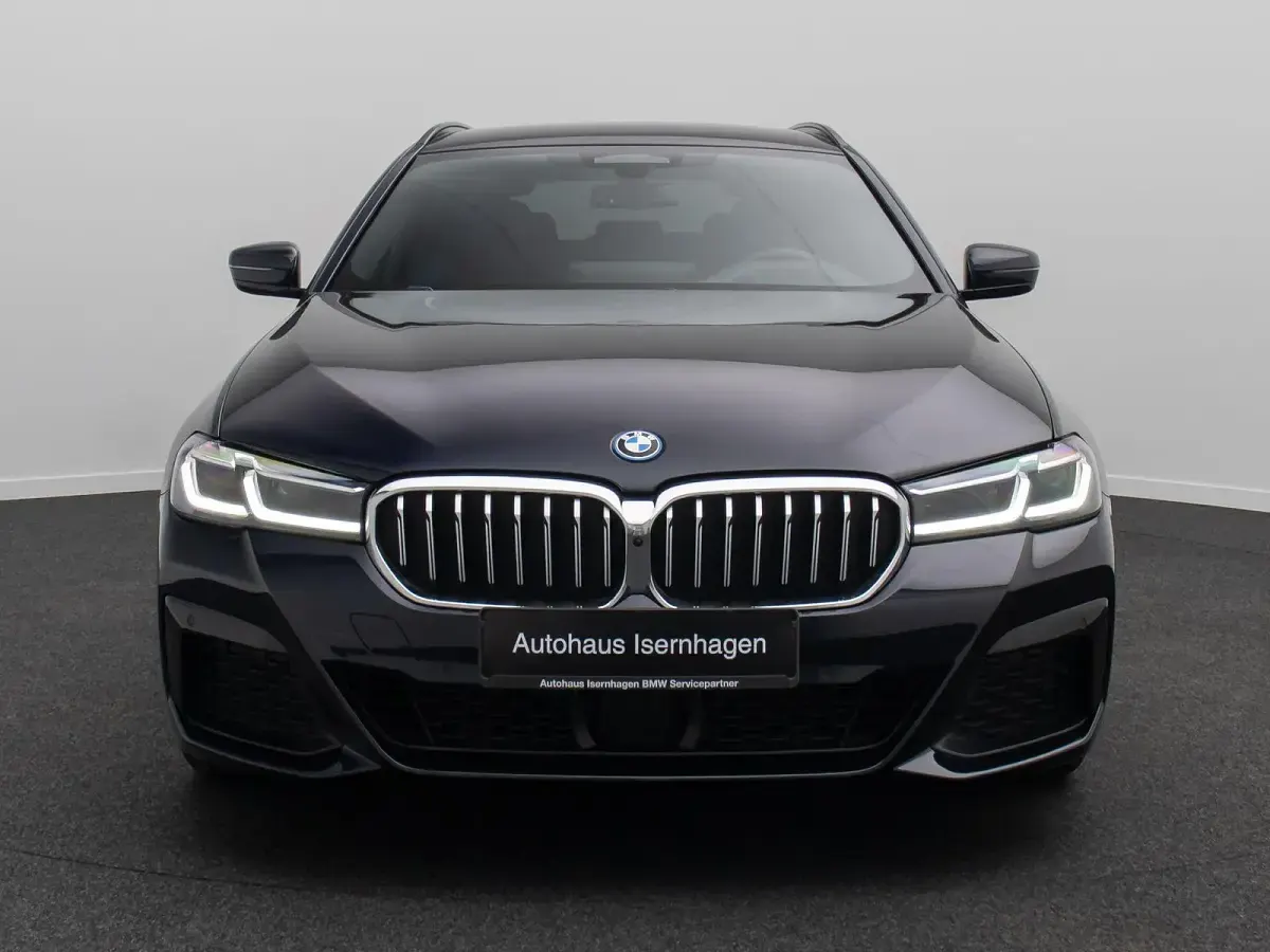 Gebraucht BMW 530e M Sport 292 PS (214 kW) 2022 Schwarz Limousine