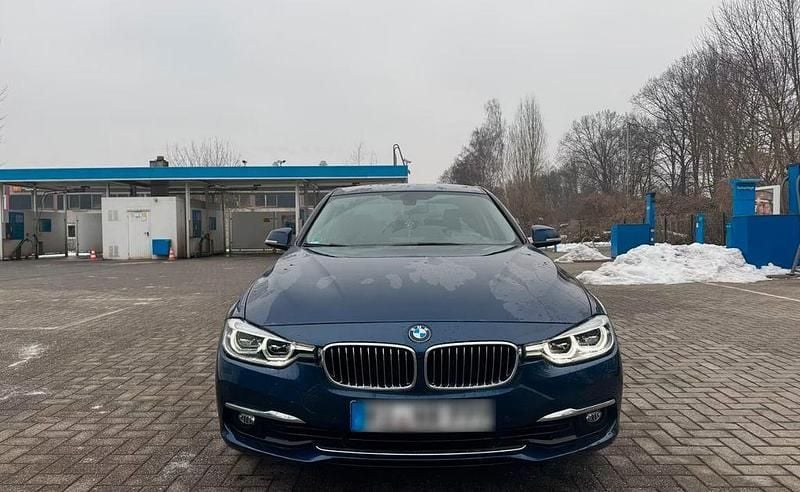 Gebraucht BMW 320 184 PS (135 kW) 2017 Blau Limousine