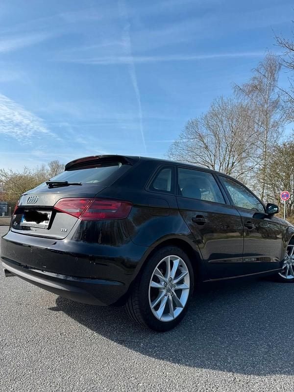 Gebraucht Audi A3 Design 110 PS (80 kW) 2016 Schwarz Kleinwagen