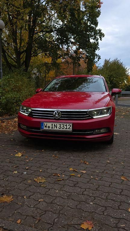Rot Gebraucht 2019 VW Passat Kombi | 11.000 € (Superpreis) - Bild 1/4